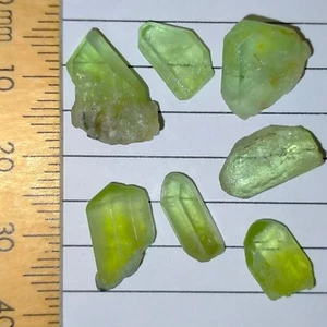 Peridot Olivine rough loose gemstones terminated crystals lot Forsterite 31.9ct - Picture 1 of 6