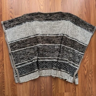 Poncho pulôver GAP mistura de lã tamanho único - Imagem 1 de 4