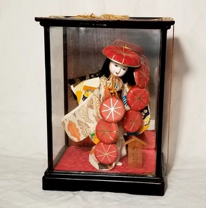 Vintage Japanese Geisha Doll in Wood Glass Display Case Red Silk Hats 1940s 1950 - Picture 1 of 12