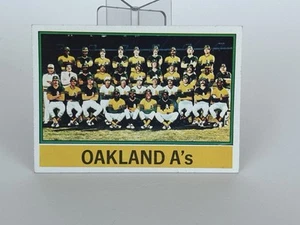 1976 Topps #421 Oakland A’s Team Card w/ Checklist – Reggie Jackson, Fingers - Picture 1 of 2