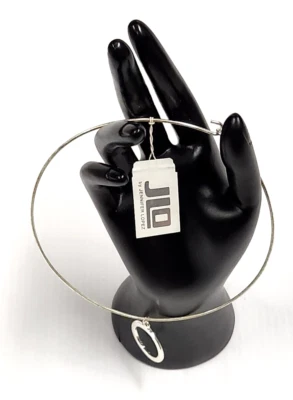 Gargantilla collar tono plata J-Lo by Jennifer Lopez con anillo encanto Foto 1 de 4