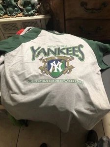 Vintage New York Yankees T-Shirt No Tag Vf Gear 2005 2XL Bin34 - Picture 1 of 7