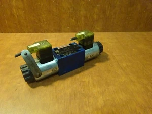 Rexroth R900564107 valve - Picture 1 of 3
