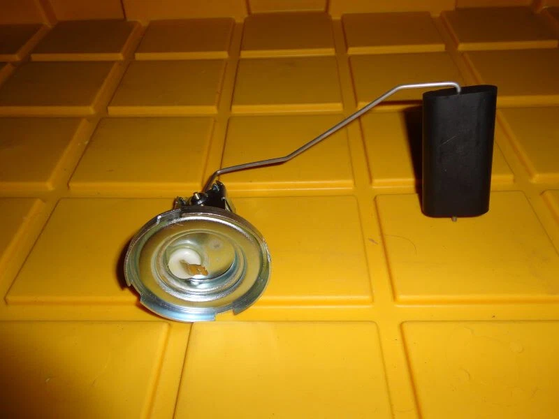 Nuevo VDO Volvo remitente de combustible medidor de gasolina 1967-1970 142 144 145 164 676912 Foto 1 de 1