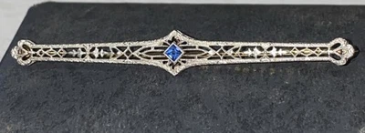 Prendedor de barra de filigrana de topacio azul de dos tonos oro blanco de 14K joyería Art Deco de colección Foto 1 de 4