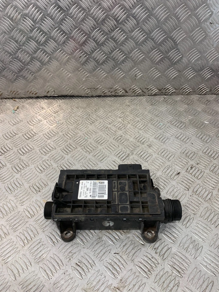 MODULO FRENO A MANO ELETTRICO TOYOTA AVENSIS 2009 46300-05010 #2 - Immagine 1 di 4