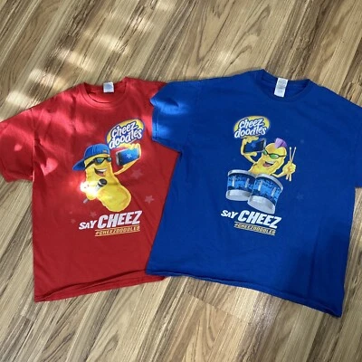 Camiseta Cheez Doodles Talla X-arge Cheez Selfie Patatas fritas Promo Roja y Azul Retro Foto 1 de 4
