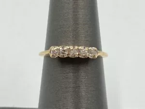 Lady's Diamond Wedding Band 5 Diamonds .05 Carat T.W. 10K Yellow Gol (EL1095806) - Picture 1 of 8