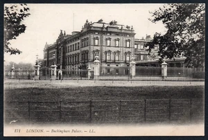 Postcard Westminster London the Buckingham Palace by Levy LL 171 early view - Picture 1 of 2