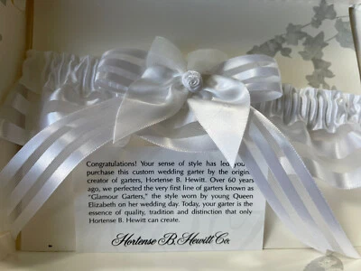 Liga de renda branca para casamento nupcial Hortense B Hewitt - Imagem 1 de 4