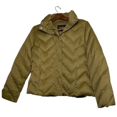 Chaqueta acolchada Nine West para mujer XL verde oliva abrigo de invierno aislado verde militar Foto 1 de 4