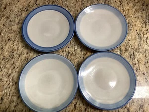 "Cuatro platos de platillo, pan y mantequilla o postre M A Hadley Pottery Blue Edge 6""" - Imagen 1 de 11