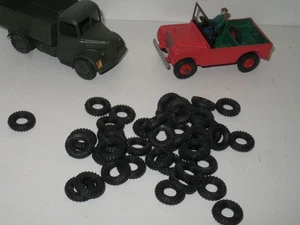 D26, DINKY X 50 Tires Cleat for Truck GB, Military, Guy, Bedford 18/8 - Picture 1 of 5