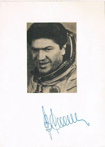 Valery Ryumin 1939 - Tarjeta genuina firmada con autógrafo de 4"x6" Soyuz Salyut-6 - Imagen 1 de 1