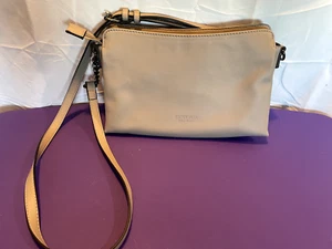 Simply Vera Vera Wang Tan Crossbody Bag Brown Purse NWOT - Picture 1 of 4