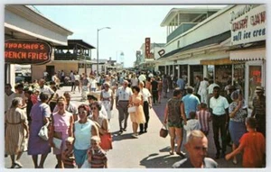 LETRERO DE NEÓN OCEAN CITY MD THRASHER'S AÑOS 60 PASEO MARÍTIMO MULTITUD POSTAL - Imagen 1 de 2