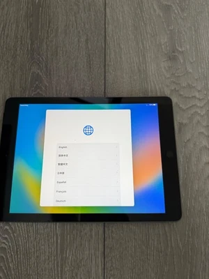 Apple iPad 5. Gen. 32GB, WLAN + Cellular (Entsperrt), 24,64 cm, (9,7 Zoll) - Bild 1 von 4