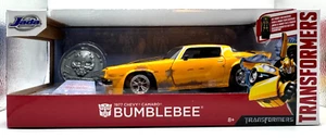 Bumblebee 1977 Chevrolet Chevy Camaro + Coin Transformers 1:24 Hollywood Rides - Imagen 1 de 12