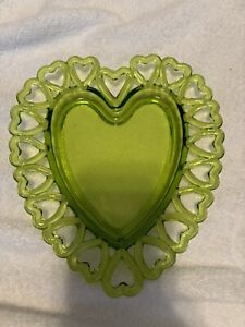 Westmoreland Glass Heart Shaped Plate Trinket Dish Satin Green Heart Lattice 