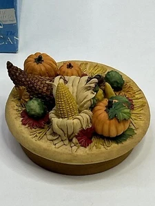 LA NOSTRA AMERICA CANDELA BARATTOLO TOPPER Coperchio Autunno Ringraziamento Raccolta Cornucopia - Foto 1 di 12