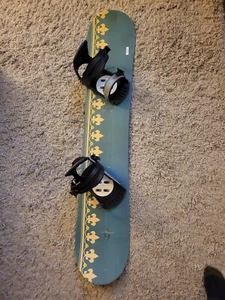 Vintage Apocalypse Snowboard  56" Spiral bindings missing 1 strap - Picture 1 of 24