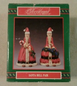 House of Lloyd 1995 Navidad Alrededor del Mundo "Pareja de campanas de Santa" - Como nuevo - Imagen 1 de 6