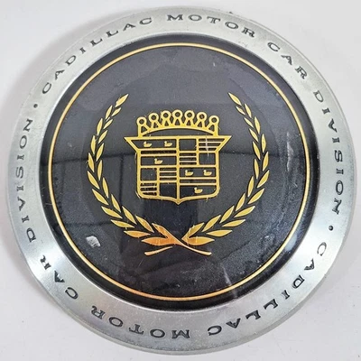 ✅ ONE 1989-1993 Cadillac Deville # 4502 Wheel Center Cap Black / Gold # 25558415 - Image 1 of 4