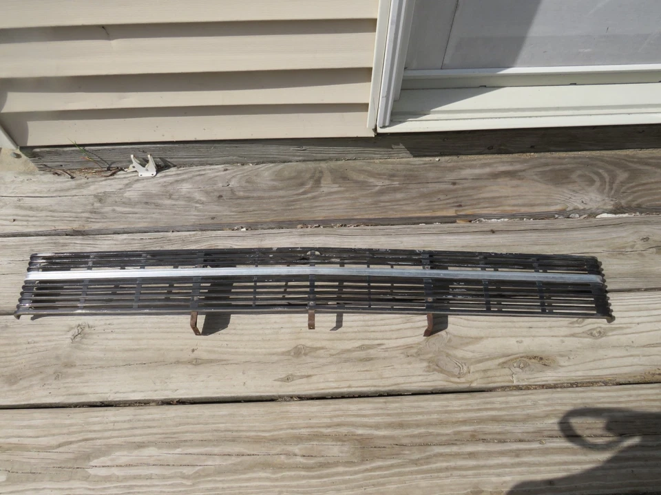 REJILLA PARRILLA DELANTERA AMC AMERICAN RAMBLER ROGUE SCRAMBLER 68 Foto 1 de 4