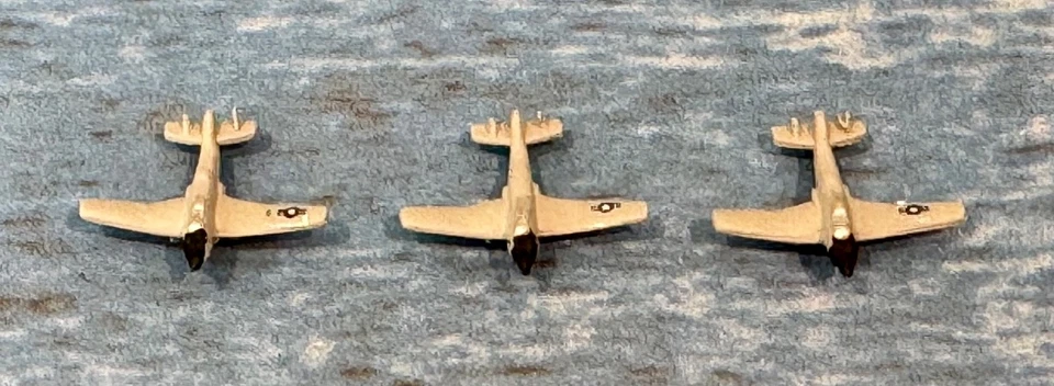 1/1250 FAIREY GANNET, avión turbohélice transportado por portaaviones, 3 aviones pintados Foto 1 de 1