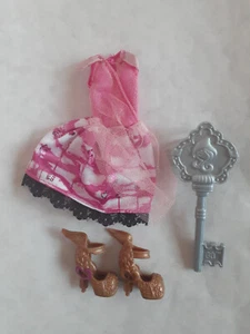 Ever After High Puppe 1st Chapter C.A. Amor ROSA KLEID/SCHUHE/BÜRSTE Royals NEU!!! - Bild 1 von 1