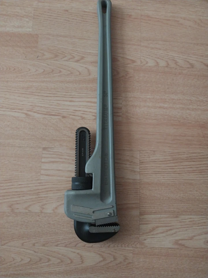  24" Alum.  Pipe Wrench, Proto J824A Straight  Aluminum 6" Pipe Capacity Titalum - Image 1 of 4