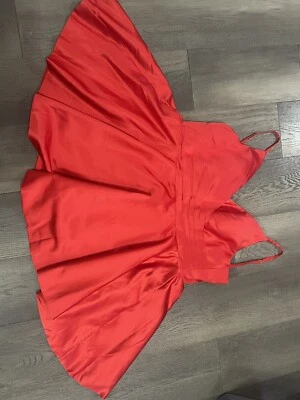 Vestido de noiva curto vermelho Vnaix tamanho 16 costas de renda - Imagem 1 de 4