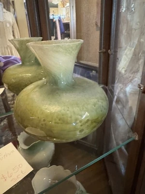 PAIR OF DURAND KIMBLE ART GLASS green CLUTHRA VASES FORM 1986-30 - image 1 of 4