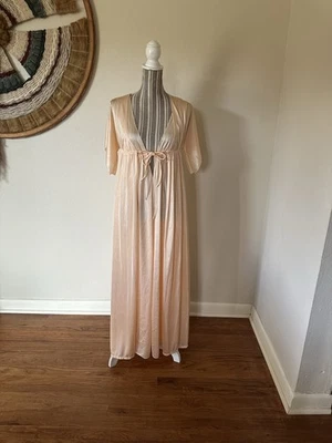 Vintage 70s Suzy Star Peach Nylon Nightgown Set Pegnoir Woman's S/M - Image 1 of 4