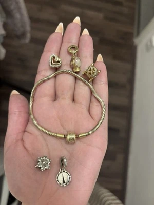 Pandora Armband mit Charms 18 Cm Vergoldet 14 Karat Gold - Bild 1 von 4