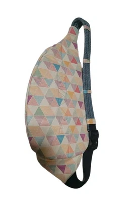 Mochila Bandolera KAVU Original Cuerda Bandolera Pastel Geométrica Foto 1 de 4