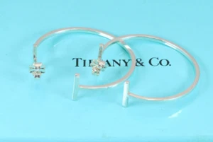 Pendientes de aro de alambre Tiffany & Co. T de plata de ley sin caja - Imagen 1 de 10