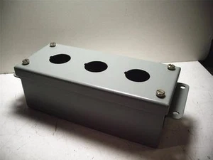 NEW! 3-HOLE PUSHBUTTON ENCLOSURE TYPE 4/13 QUANTITY! - Picture 1 of 3