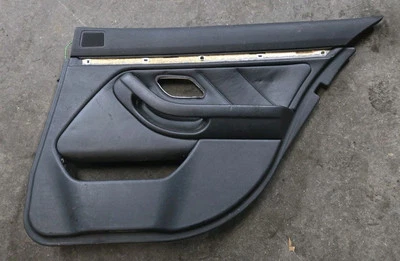 Panel de puerta derecha pasajero trasero BMW 528i E39 1997-2003 negro OEM Foto 1 de 4