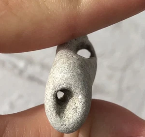 Natural Holey doppio tubo spiaggia roccia pietre strega fata mistica Adder ying/yang USA - Foto 1 di 12