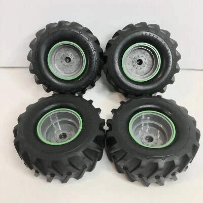 Nuevo camión de radiocontrol brillante 1:10 carcasa dura Rock Crawler ruedas Monster Jam excavadora de tumbas Foto 1 de 4