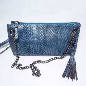 LA DIVA METALLIC BLAU KUNSTKROKUS SCHULTER UMHÄNGETASCHE HANDTASCHE MIT METALLBAND NEU - Bild 1 von 1