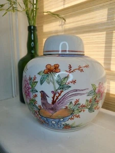Vintage japanisches Porzellan asiatische Blumen Ingwerglas mit Deckel dekoriert in Hongkong - Bild 1 von 8