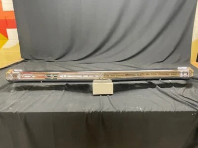 Pontiac Grand Prix 1973 parachoques delantero con orificios para Strip-Oem repuesto Foto 1 de 4