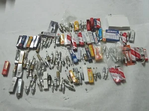Wholesale Bulk Lot of Automotive Assorted Spark Plugs - Bild 1 von 5