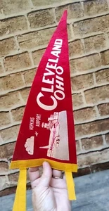 🛩️ Vintage historischer Cleveland Ohio Hopkins Airport Filz Mini Display Wimpel - Bild 1 von 5