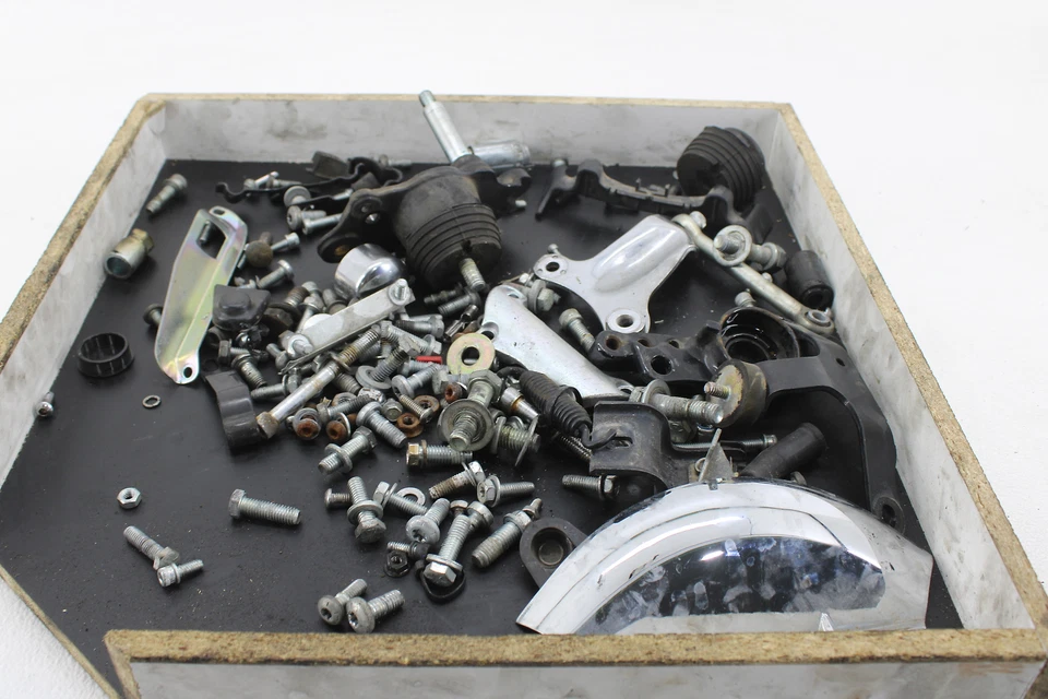 09-13 Harley Davidson Street Glide Flhx Misceláneos Tornillos Soportes Foto 1 de 4