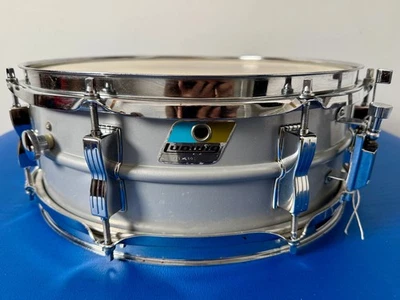 Tambor Ludwig Acrolite Vintage 5"x14” Redondeado Azul Oliva Insignia B/O LM-404 Foto 1 de 4