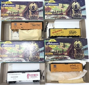 Lot of 4 Athearn HO Reefer Refrigerator Cars Kits Santa Fe Pluto Water Blatz - Picture 1 of 2