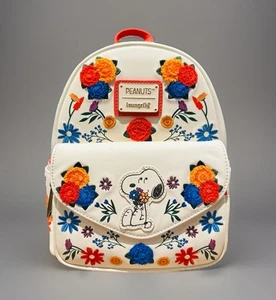 ¡Mini mochila bordada Loungefly Peanuts Snoopy Flowers nueva con etiquetas! - Imagen 1 de 7